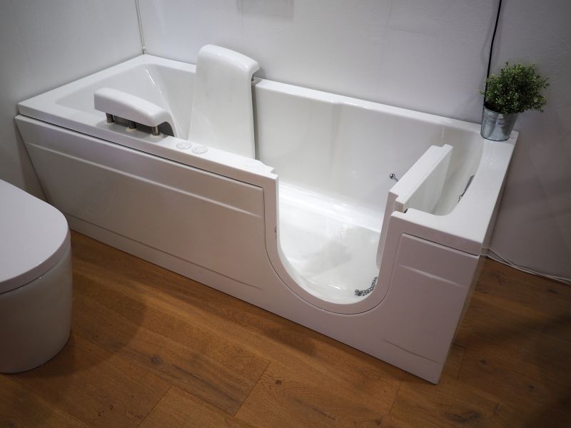 Custom Bathtub Fit in Bathroom Space